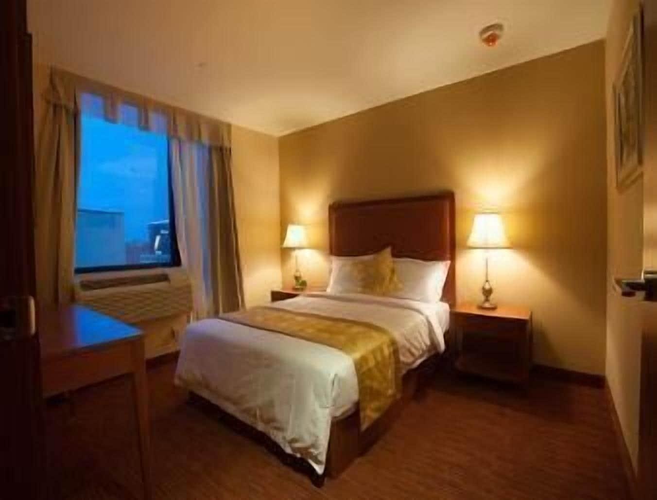 Ramada By Wyndham Flushing Queens New York Extérieur photo