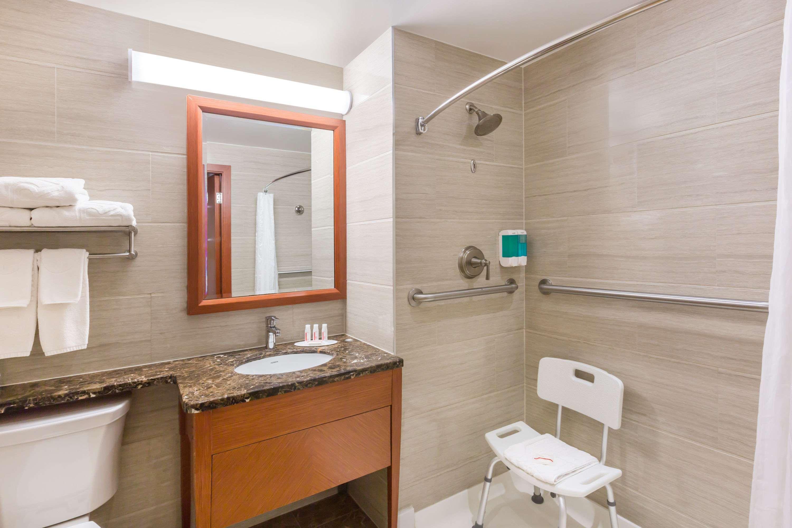 Ramada By Wyndham Flushing Queens New York Extérieur photo