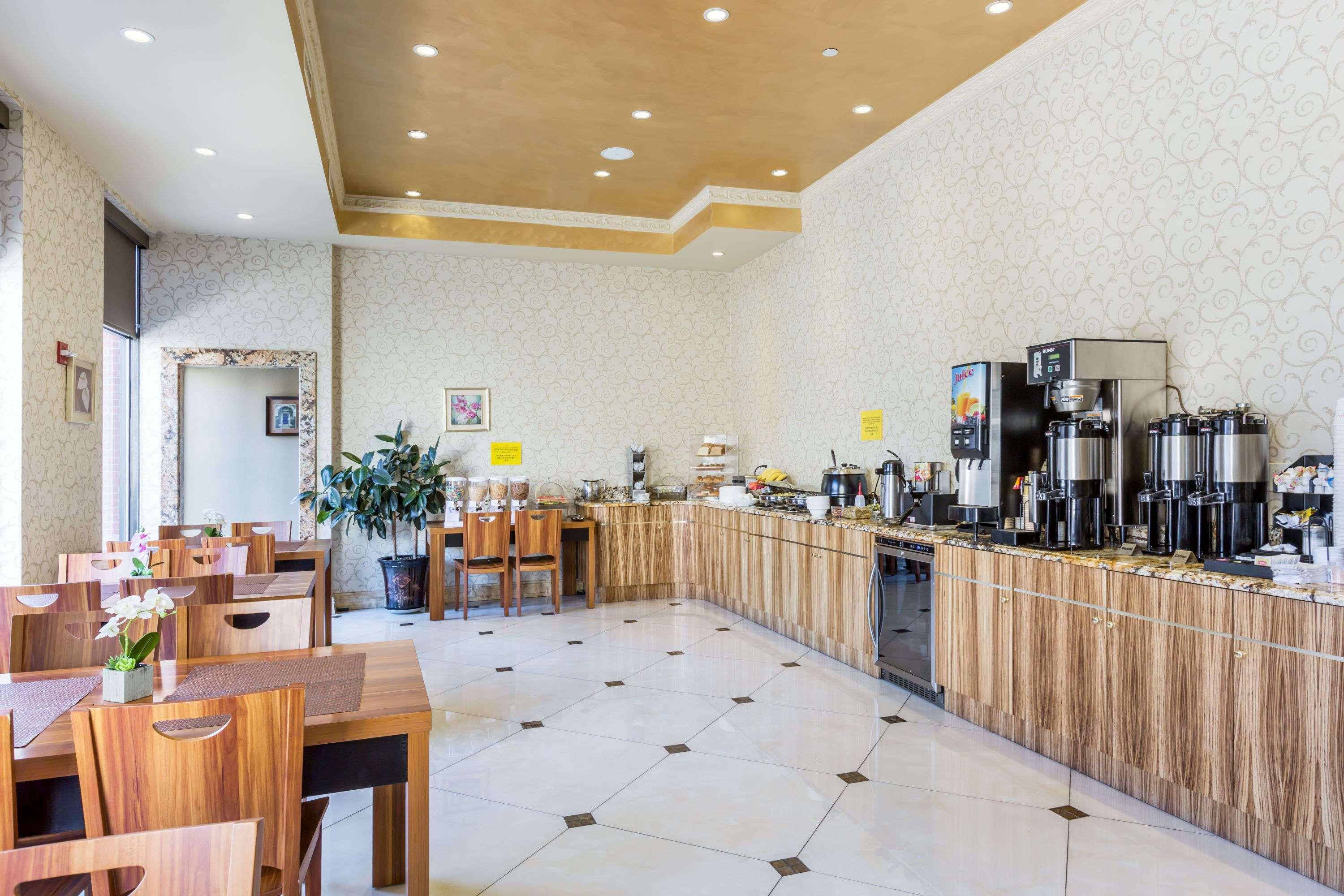 Ramada By Wyndham Flushing Queens New York Extérieur photo