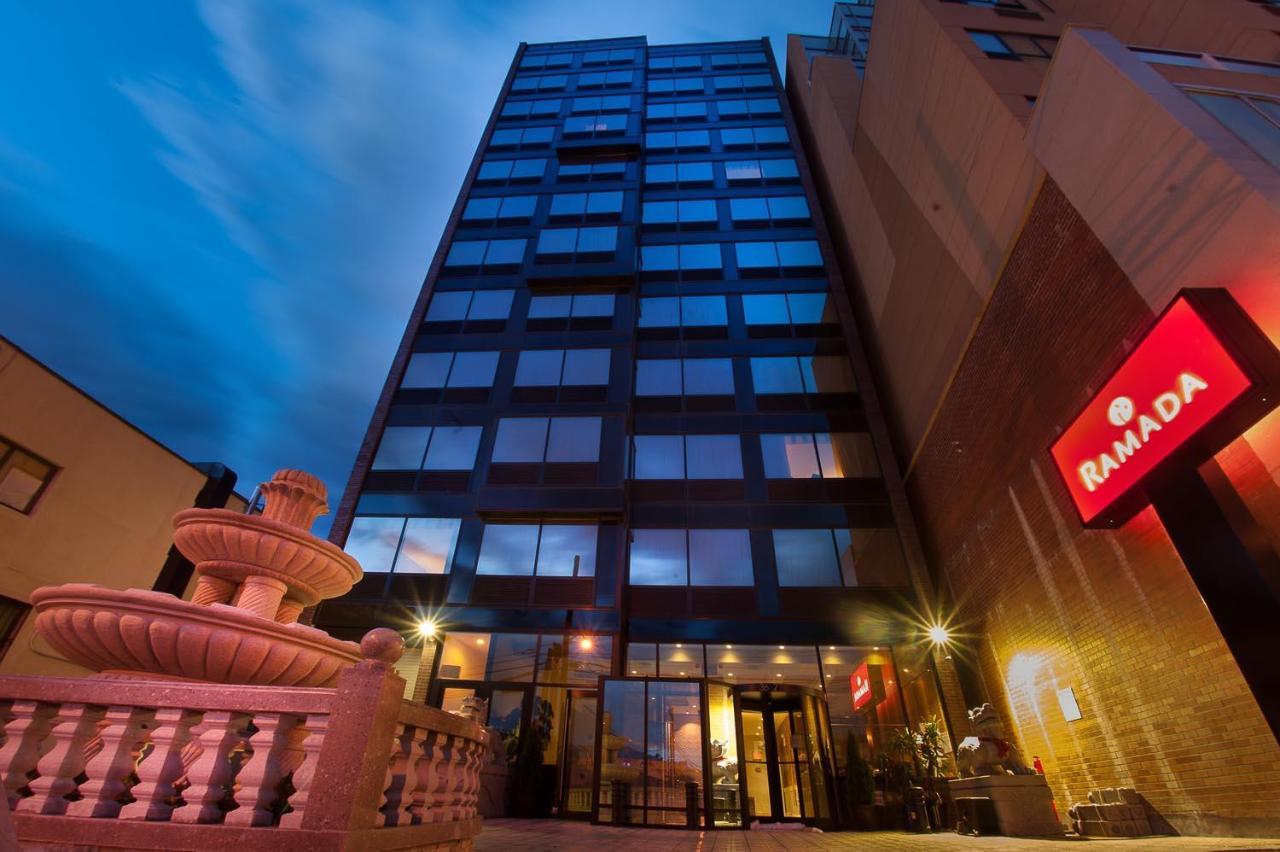 Ramada By Wyndham Flushing Queens New York Extérieur photo