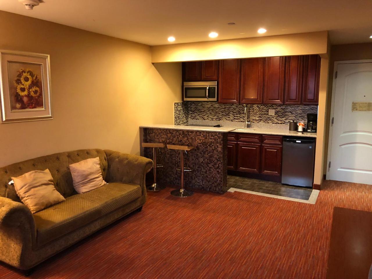 Ramada By Wyndham Flushing Queens New York Extérieur photo